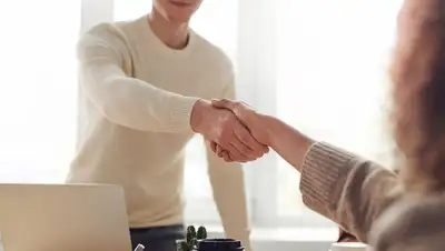 беседа о повышении, фото - Новости Zakon.kz от 14.03.2022 13:35