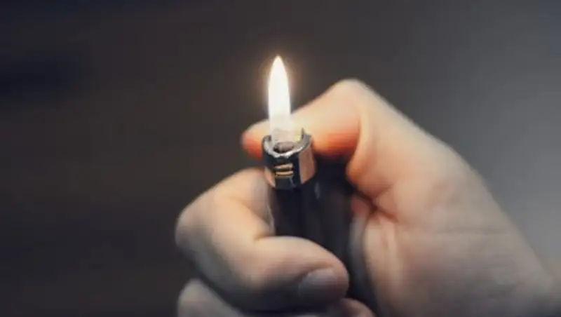 В Москве неизвестные подожгли школьника