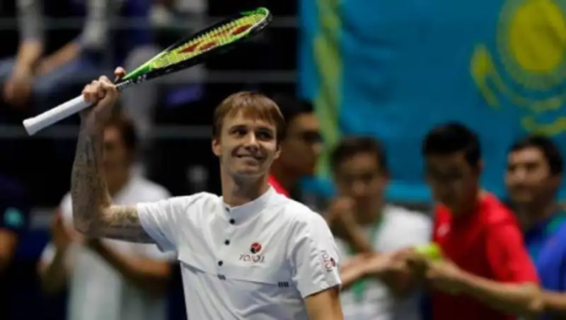 Александр Бублик стартовал с победы на "Ролан Гаррос"