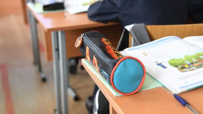 Родители возмущены отменой выдачи школьной формы в Туркестанской области