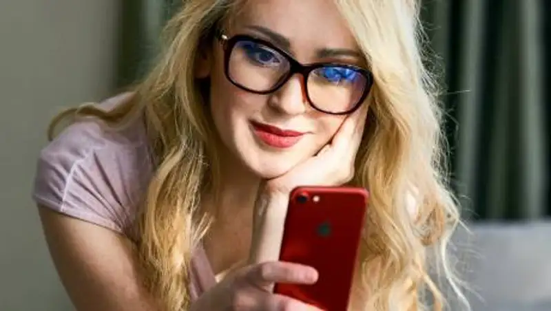 Смартфоны могут стать причиной ухудшения зрения – эксперт