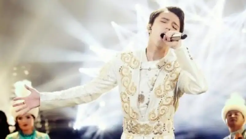 Поклонник Димаша Кудайбергена из Сингапура записал кавер «Дайдидау» 