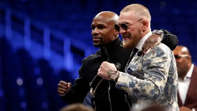 Мэйуэзер предложил помощь Макгрегору перед боем с Нурмагомедовым