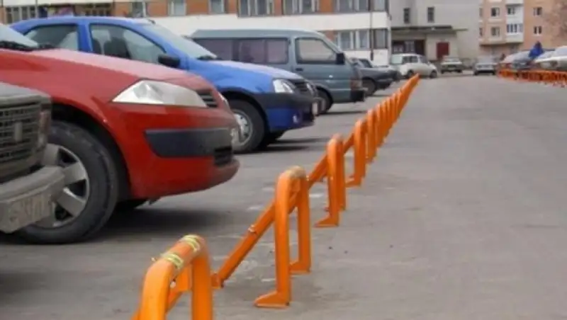 Алматинские блогеры составили карту самозахваченных парковок