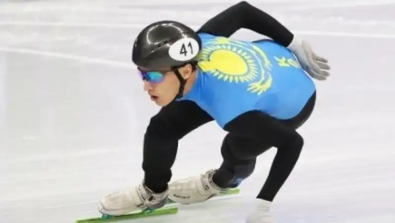 Казахстанский шорт-трекист вышел в полуфинал Олимпиады