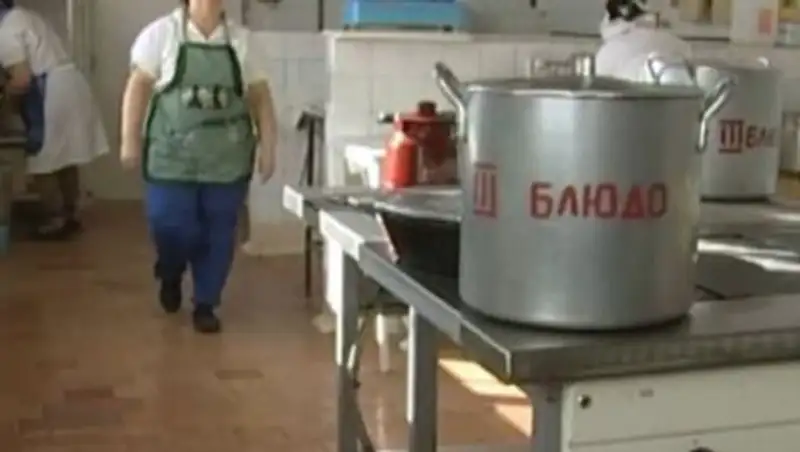 В ЗКО отравились 22 школьника