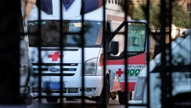 Число погибших при наезде внедорожника на толпу в Китае выросло до девяти