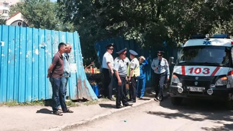 Стали известны новые подробности  ДТП в детском саду Алматы