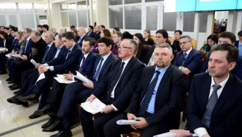 Премьер-министр РК обсудил с предпринимателями ВКО вопросы развития бизнес-среды