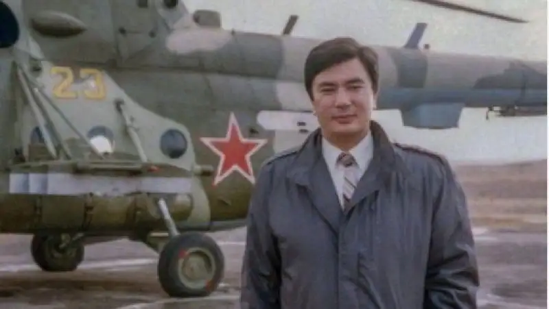 Фото молодого Токаева опубликовали в Сети