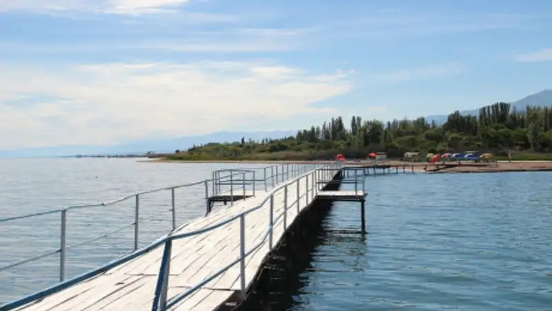 Туристы заболевают коронавирусом на Иссык-Куле