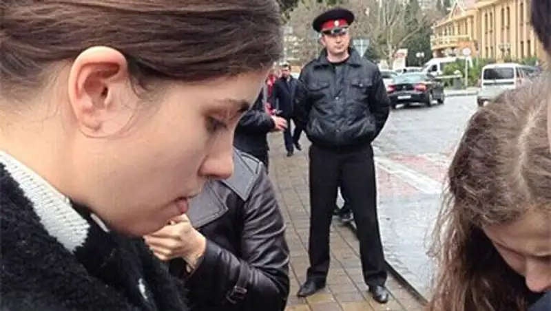 В Сочи задержали Толоконникову и Алехину