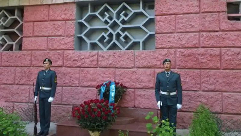 В Алматы почтили память Халы&#1179; &#1178;а&#1211;арманы Сагадата Нурмагамбетова