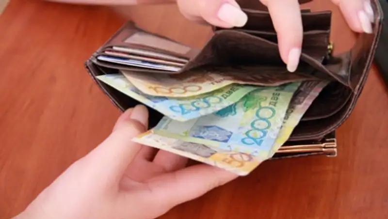 Средний доход казахстанца за месяц составил 62 355 тенге