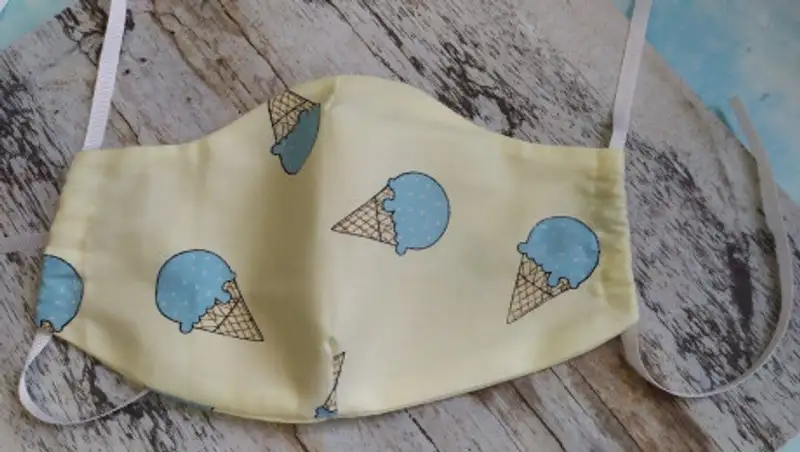 Биолог рассказала, как сделать эффективную медицинскую маску своими руками