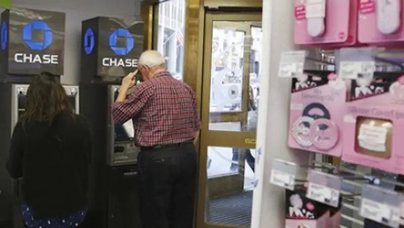 Найден способ выкрасть деньги из банкоматов по всему миру