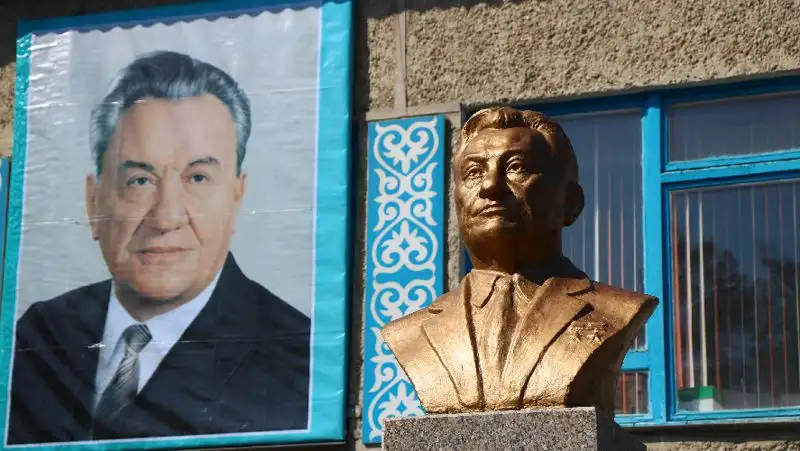 Токаев подписал указ о переименовании Капшагая в Қонаев