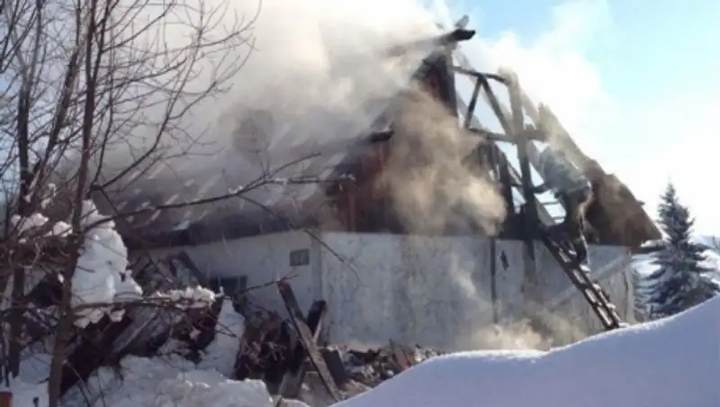 В Зыряновском районе бабушка вытащила внука из горящего дома