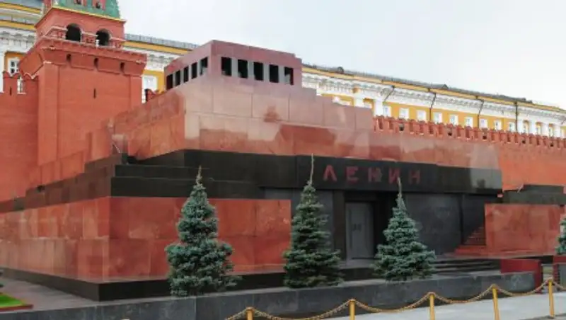 Вопрос о захоронении Ленина не стоит на повестке Кремля