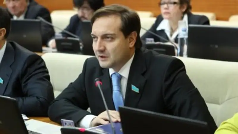 Депутат рассказал, как бороться с «утечкой мозгов»