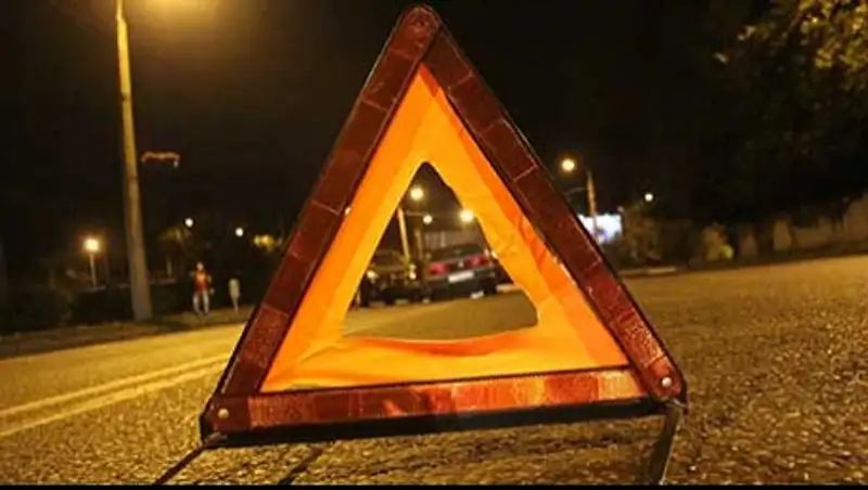 Двое сотрудников полиции попали в больницу в результате ДТП в Караганде