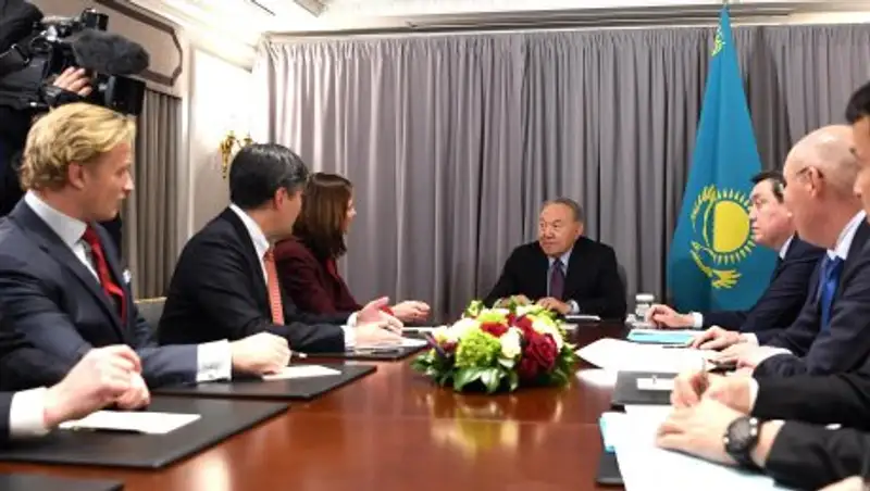 Назарбаев встретился в Нью-Йорке с главой Nasdaq
