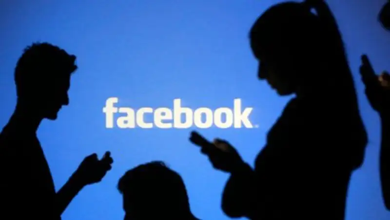 В Германии запретили сети Facebook собирать данные пользователей WhatsApp