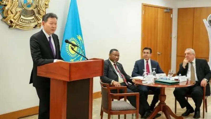 Послы стран ОИС обсудили итоги первого саммита по науке и технологиям