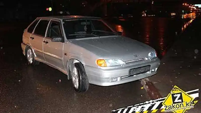 В Алматы Ниссан врезался в Ладу, которая разворачивалась с правой полосы без "поворотника"
