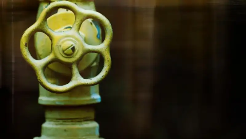 Мужчина упал в яму и захлебнулся в Петропавловске