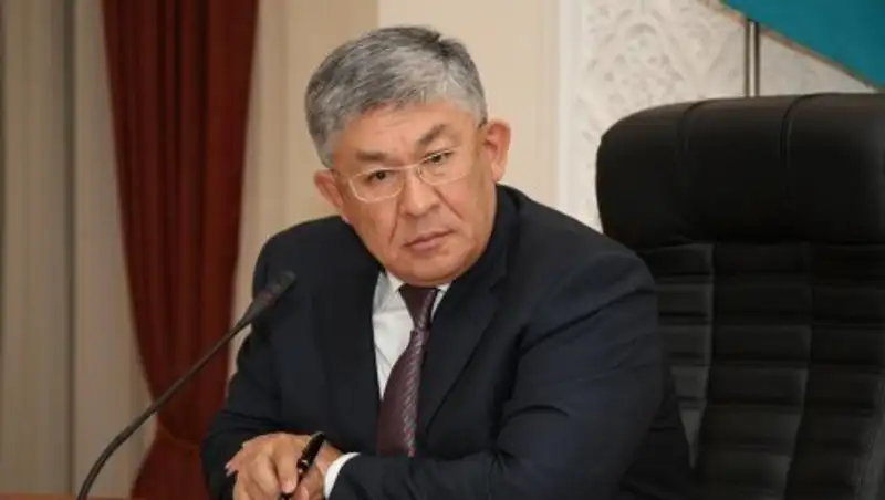 Назарбаев продлил полномочия акиму Кызылординской области