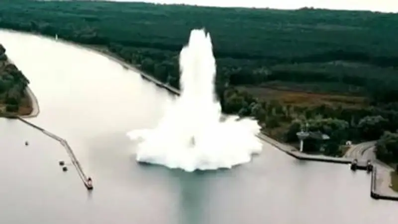 Бомба со времен Второй мировой взорвалась в Польше. Видео