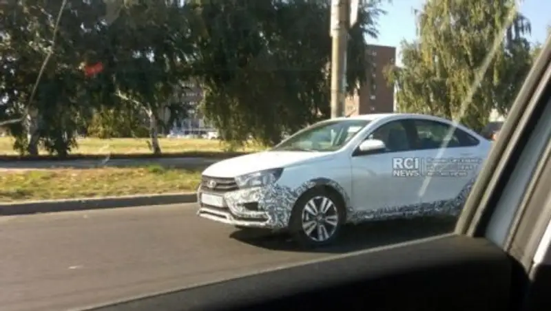 «АвтоВАЗ» вывел на тесты кросс-седан LADA Vesta SE Cross
