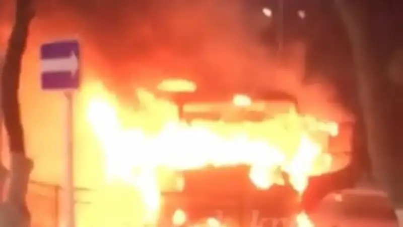 В Караганде сгорел автобус