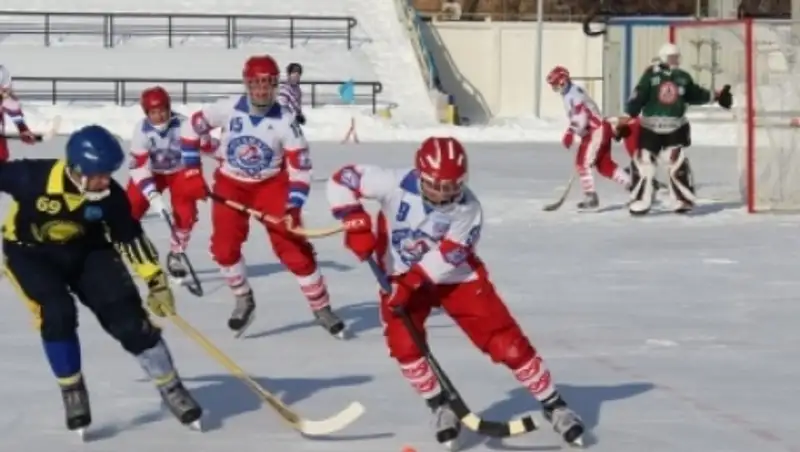 «Акжайык» из Уральска одержал победу в чемпионате России по хоккею с мячом 