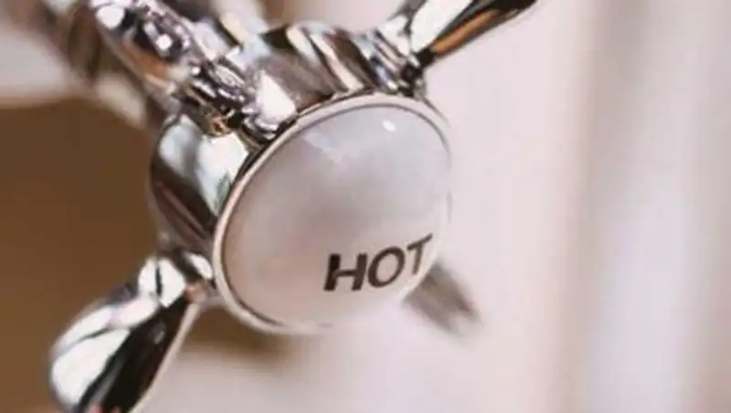 Медеуский район Алматы на семь часов отключат от горячей воды