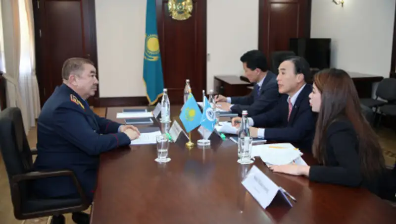 Глава МВД Казахстана встретился с Президентом Интерпола