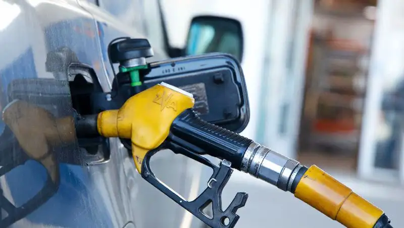 В Казахстане продлят запрет на вывоз нефтепродуктов автотранспортом – Болат Акчулаков