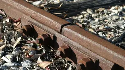 вагоны сошли с рельсов, фото - Новости Zakon.kz от 09.04.2022 10:36