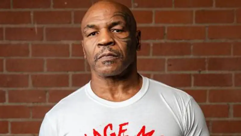 Майк Тайсон вызвал звезду YouTube Логана Пола на бой