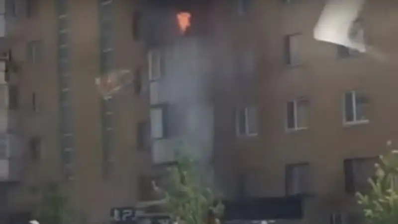 В Астане горела многоэтажка