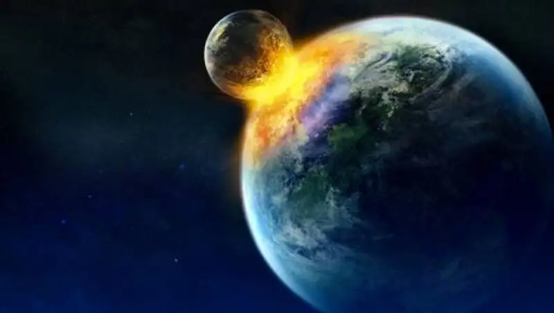 Земле и Луне предсказали столкновение