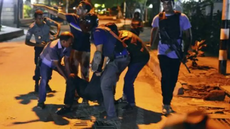 ИГ взяло на себя ответственность за нападение на ресторан в Дакке