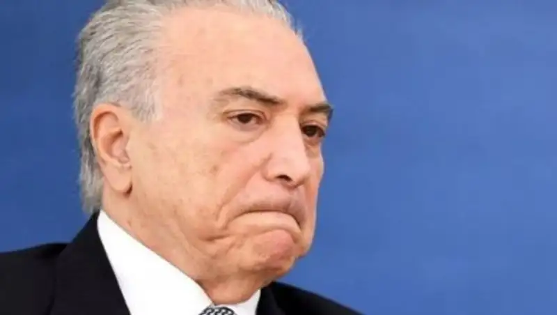 В причастности к коррупции обвинили нового президента Бразилии 