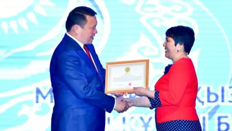 Аким СКО Кумар Аксакалов поздравил медицинских работников региона с профессиональным праздником