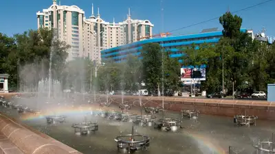 Санврачи предупредили казахстанцев об опасности купания в фонтанах, фото - Новости Zakon.kz от 19.06.2023 13:52