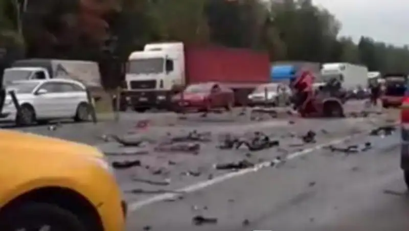 Момент страшного ДТП в Подмосковье попал на видео