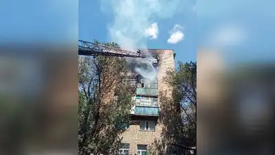 4 балкона горели в Караганде, фото - Новости Zakon.kz от 17.08.2022 14:42