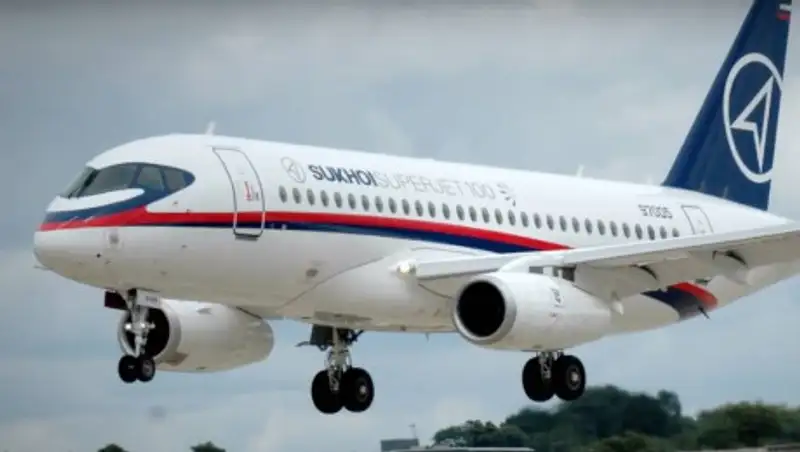 SuperJet 100 экстренно сел в Тюмени