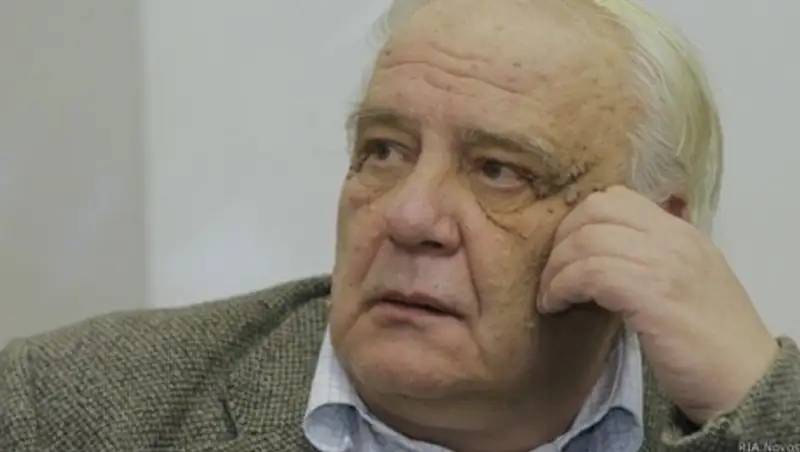 Буковский находится в состоянии искусственной комы